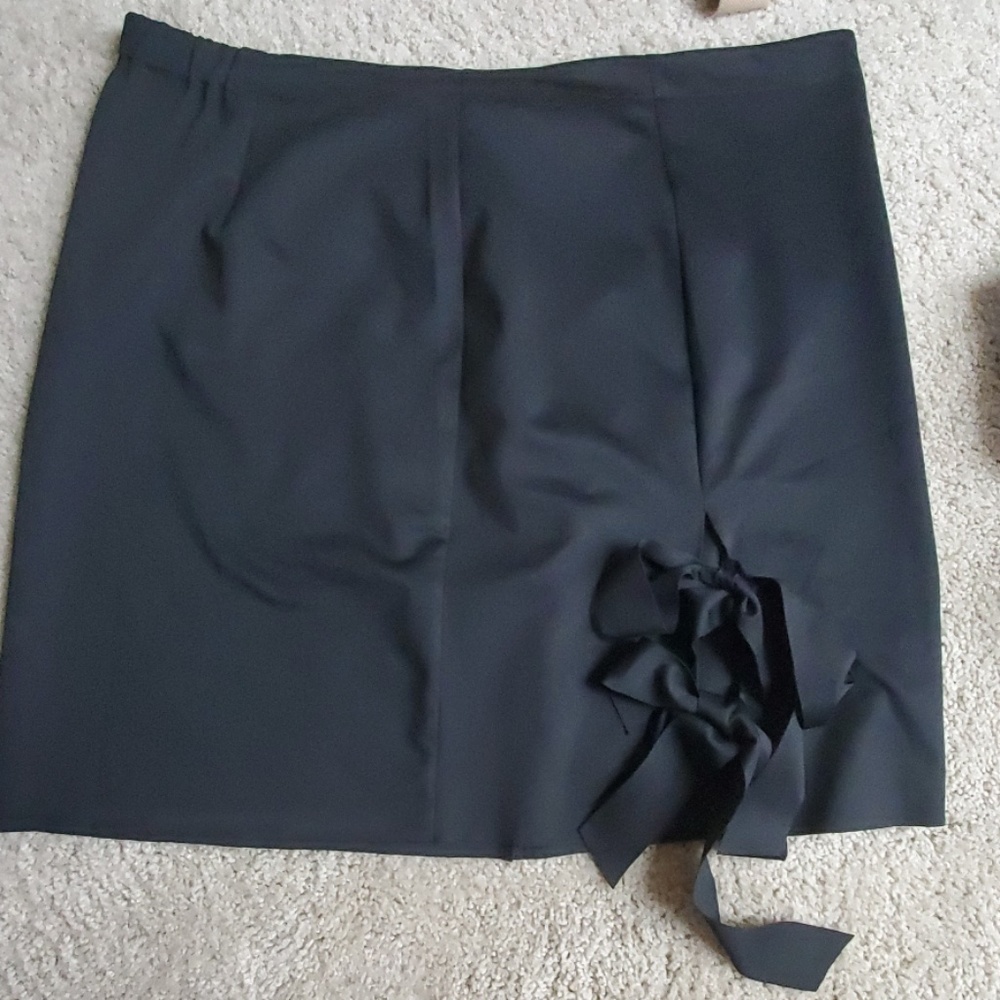 💕Former HOST PICK💕 NWT Asos Curve Peekaboo Mini Skirt